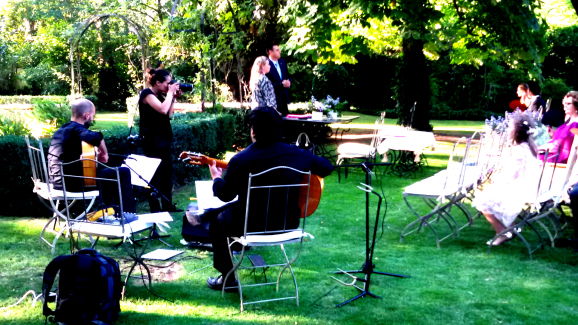 Flamenco and classical guitar for weddings for hire