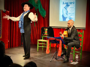 Copla tradicional con el cancionero Manuel de Segura